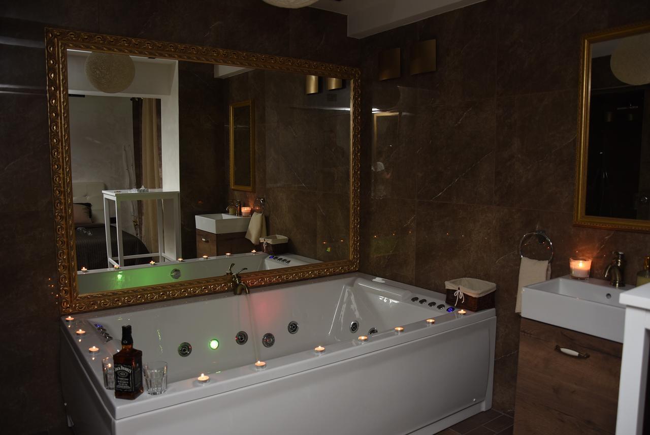 Central Business Apartments Jacuzzi Belgrad Cameră foto